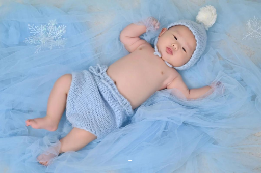 顺德三个月宝宝挠耳朵 顺德三个月宝宝挠耳朵